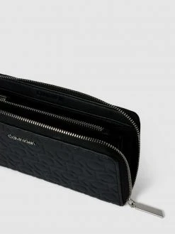 CK Calvin Klein Portemonnaie Mit Allover-Logo Modell 'MUST' - Schwarz -Barts Shop 74q4qdij6p5jedq98h650kpo91b4gjika53kgghm6554kdph65746dq4a194ek9o9so44d2d618l6c2da8o3icr26di3ae9hcorj4d9k6hhmae1mc8smce35c8oj0e9k6krjadg