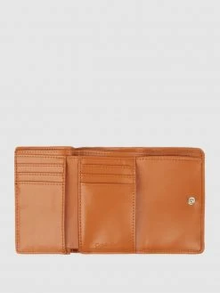 CK Calvin Klein Portemonnaie In Leder-Optik - Cognac -Barts Shop 9t350kpoa5546cacap75ahi7al8kgda86cskuc2274rjed2lal6l4jql9d5kgipj9kol2i2k6p746li69t3jio9o6koj0ob570q3ic1k6or62oj26krm4cpm69gjgd9j6pj36cg
